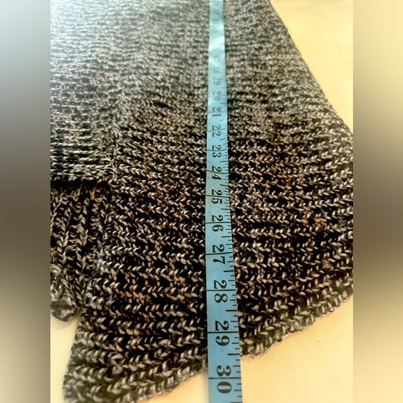 Brand: Express, black/white knitted sweater, size: L - Picture 6 of 10